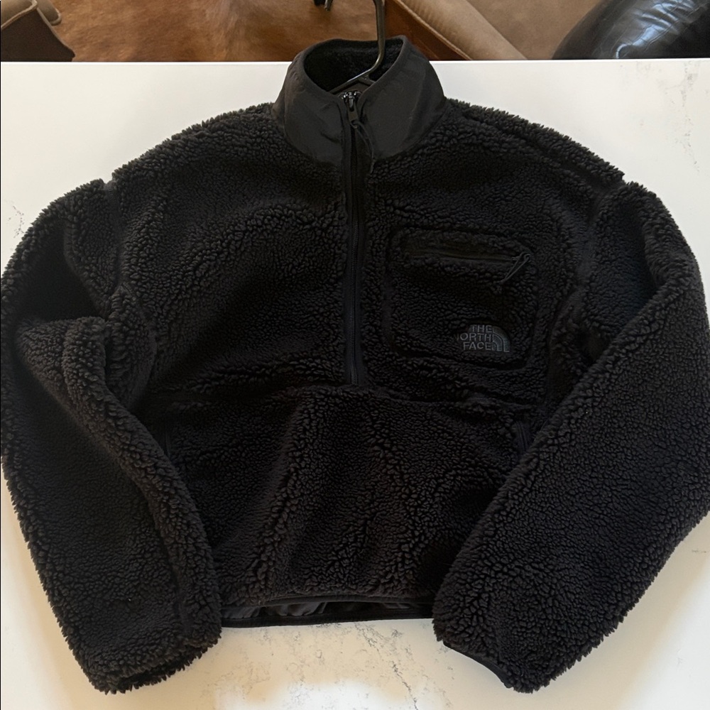 The north face high pile half zip jacket fits